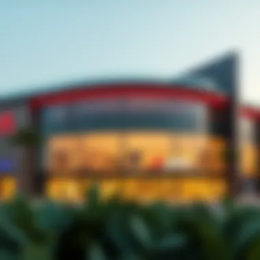 Exterior view of النخيل مول Dubai showcasing modern architecture